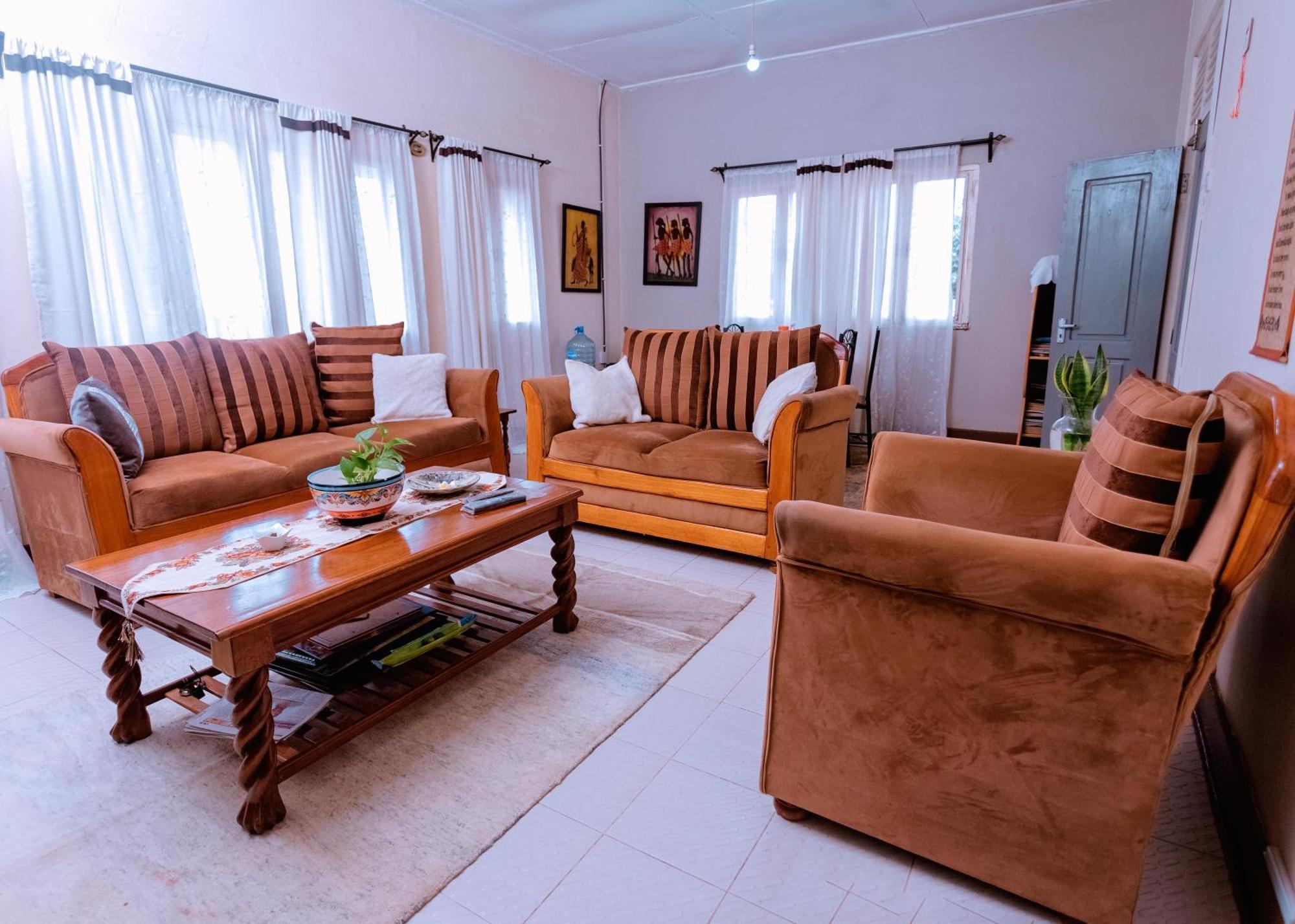 Faraja Homestay- Seamless Comfort In The Heart Of The City - Free Wifi, Warm Hospitality, And Local Delights Await 莫希 外观 照片